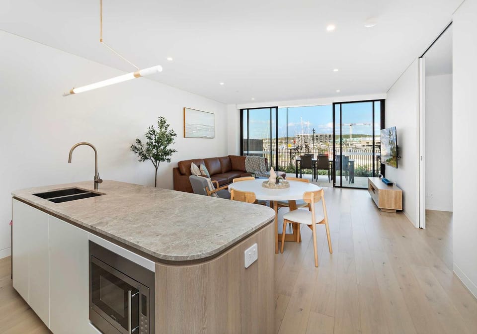 Harbourside Delight - Waterfront Oasis Apartment in Wollongong