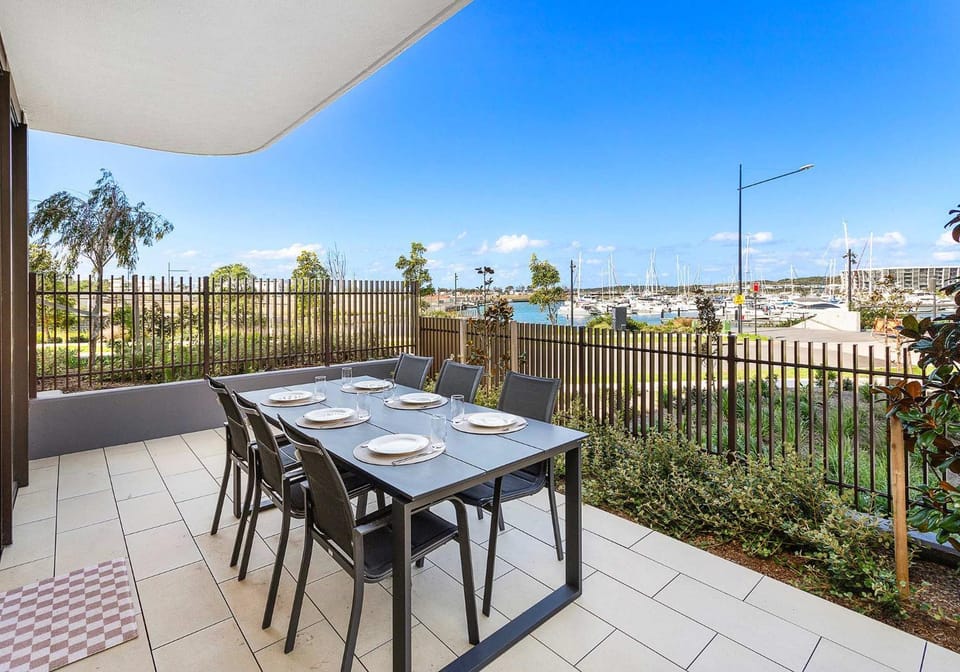 Harbourside Delight - Waterfront Oasis Apartment in Wollongong