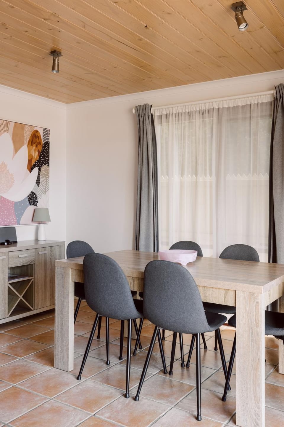 Seating area, Dining area