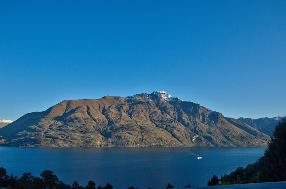Natural Vistas Apartment in Queenstown
