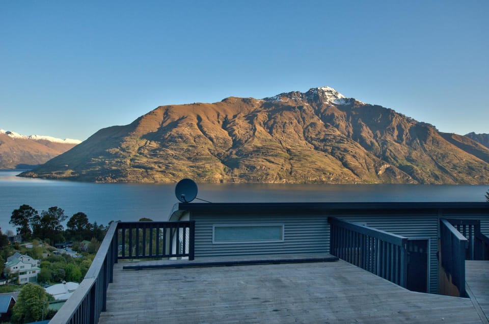 Natural Vistas Apartment in Queenstown
