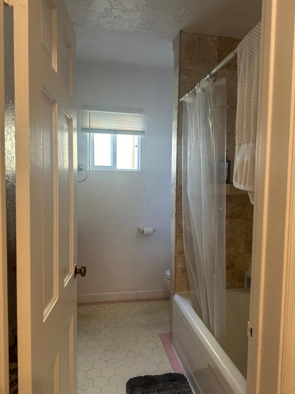 Cozy Studio In West Hollywood Apartment in San Fernando Valley