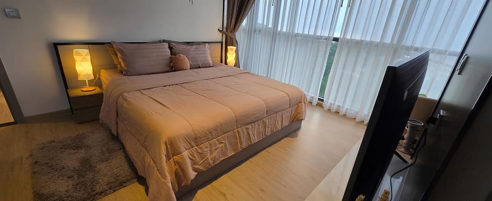 Luxury 2 Bed Room Sea View - Best Location Apartment in Pattaya City