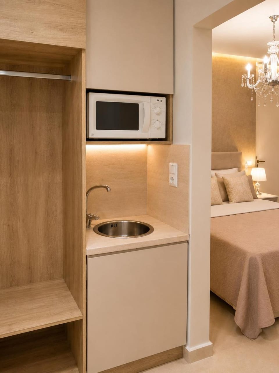 Bed, Kitchen or kitchenette, Bedroom