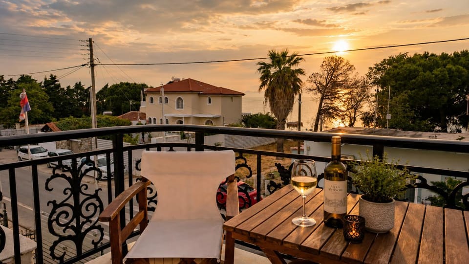 Studios Chrissi-Renovated 2026, Just 20m from the Beach Apartment in Thasos