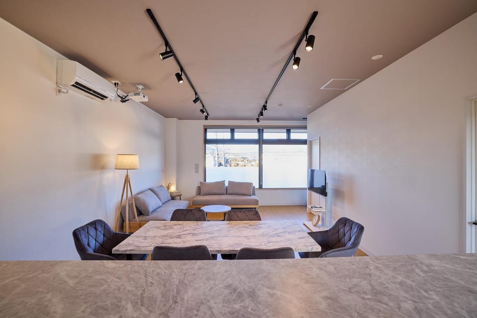 Living room, Diving