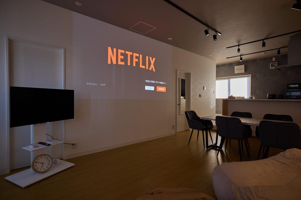 TV and multimedia, Living room, Dining area