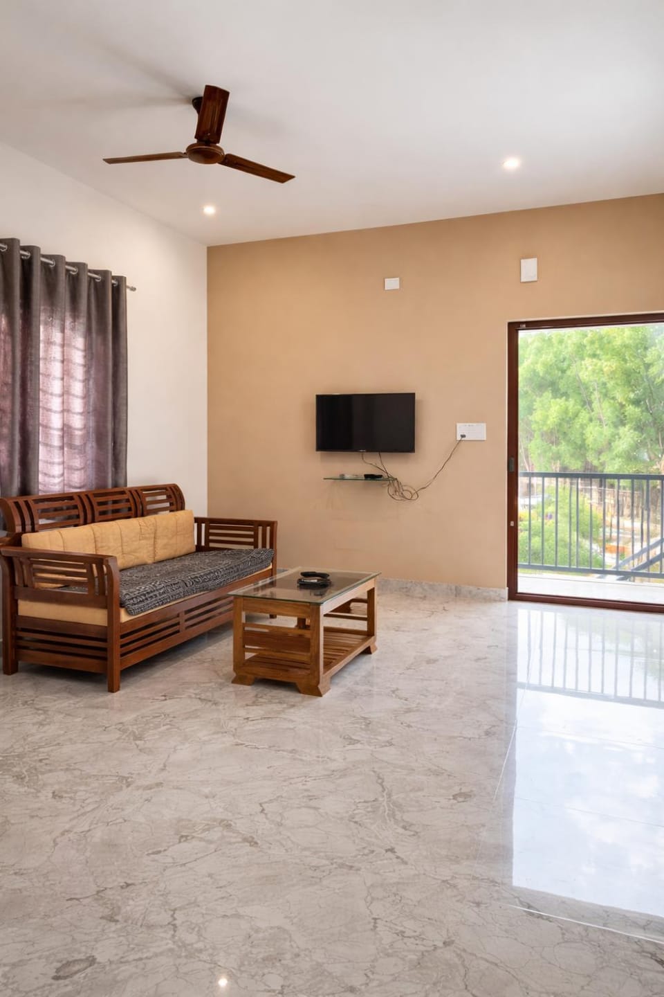 Chiraanya Service Apartment,AC & Non-AC Vacation rental in Karnataka