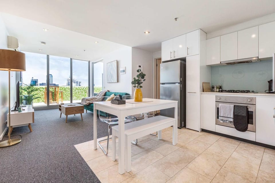 Stylish One-Bedroom Apartment with Southbank and Yarra River Views Apartment in Southbank