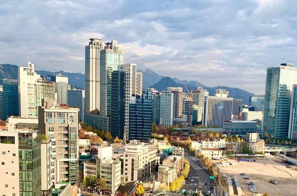 Property building, Neighbourhood, City view, Location