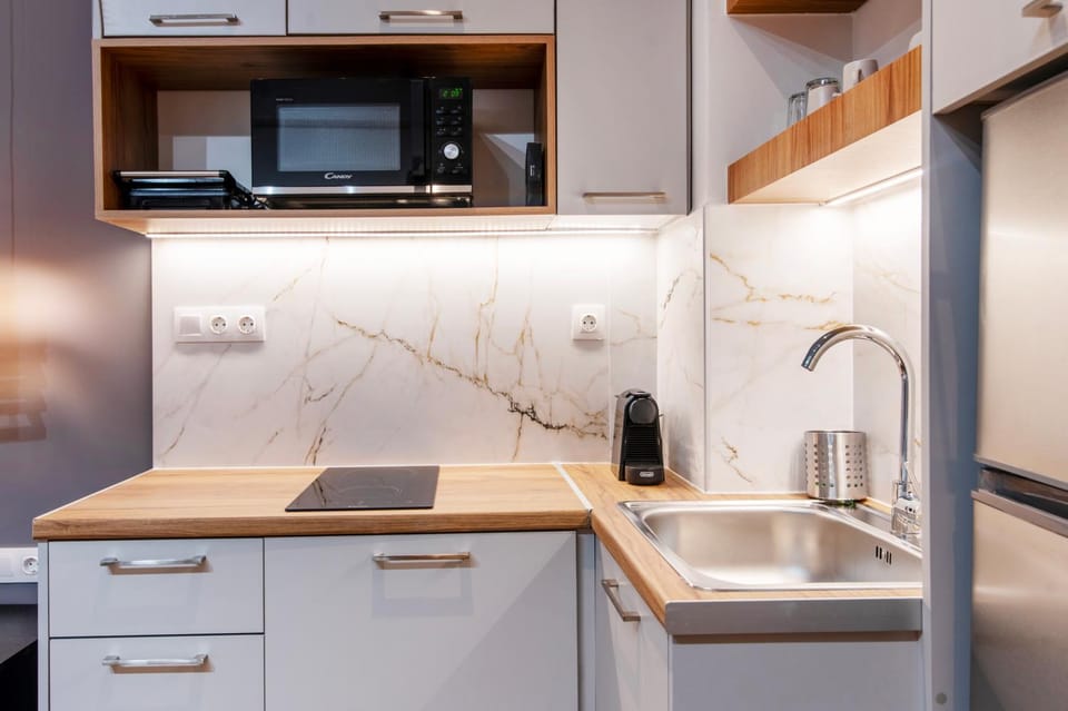Kitchen or kitchenette