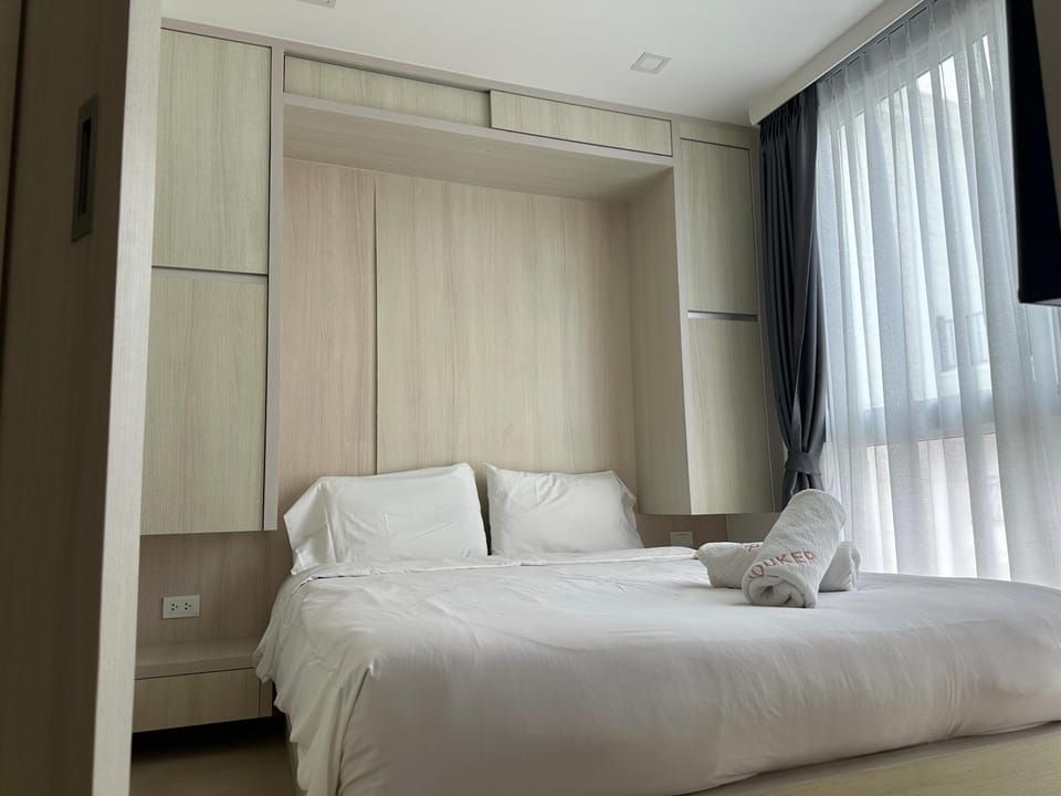Bed, Photo of the whole room, Bedroom, wardrobe