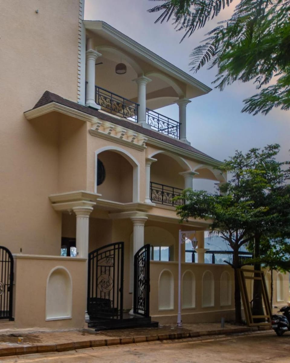 Property building, Balcony/Terrace