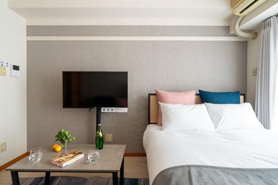 Bed, Living room, Bedroom