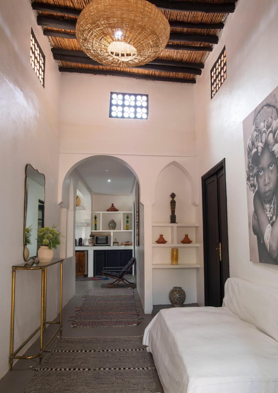 Facade/entrance, Bed
