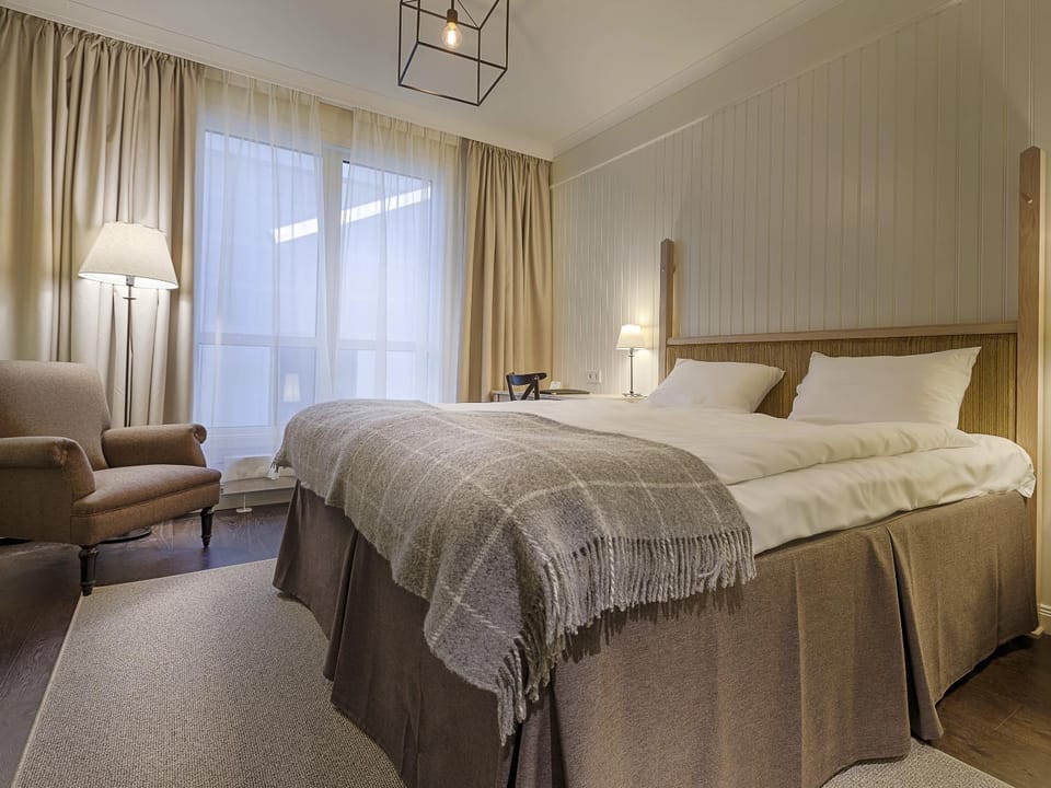 Bed, Summer, Bedroom