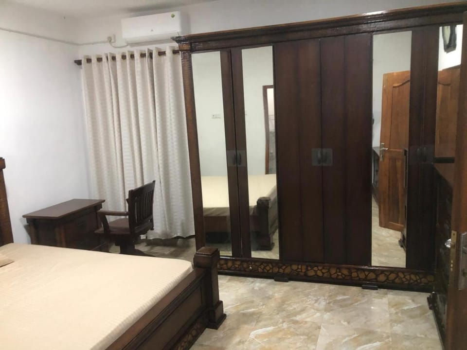 Bedroom, wardrobe