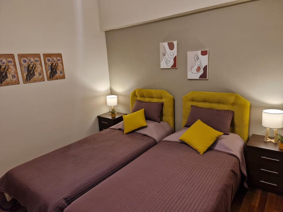 AIOLOU st - 2 BDR APT - NetFlix Apartment in Athens