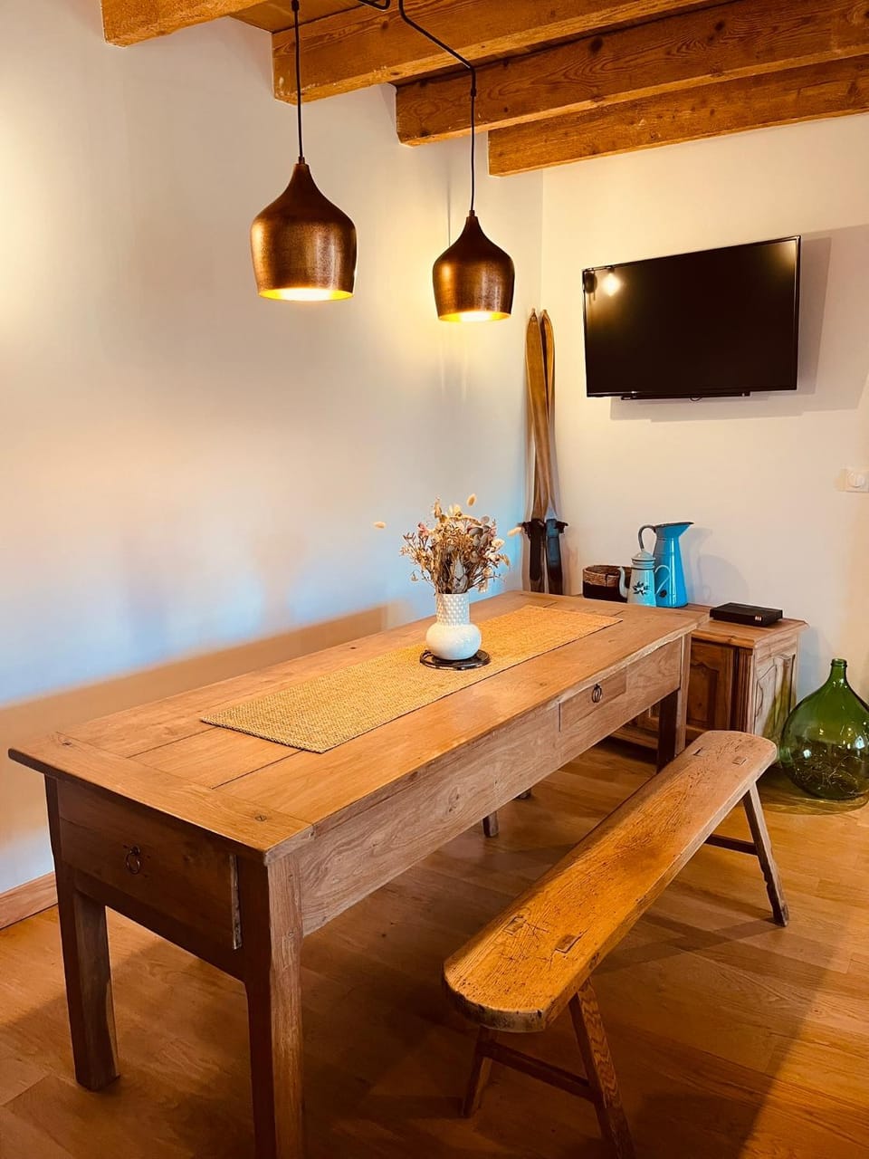 TV and multimedia, Dining area