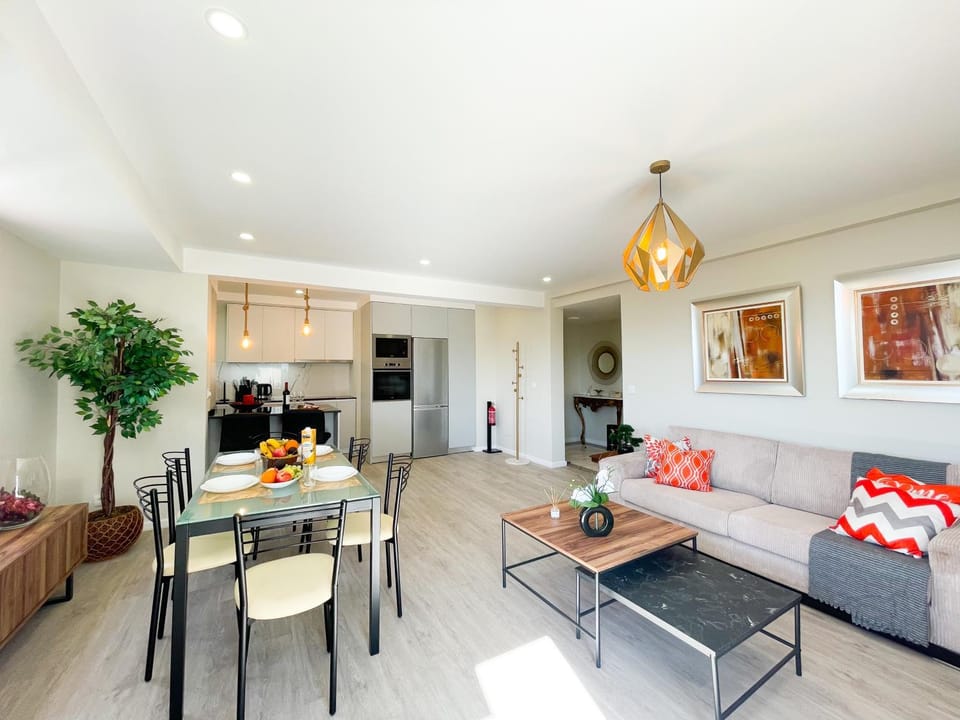 TV and multimedia, Kitchen or kitchenette, Living room, Dining area