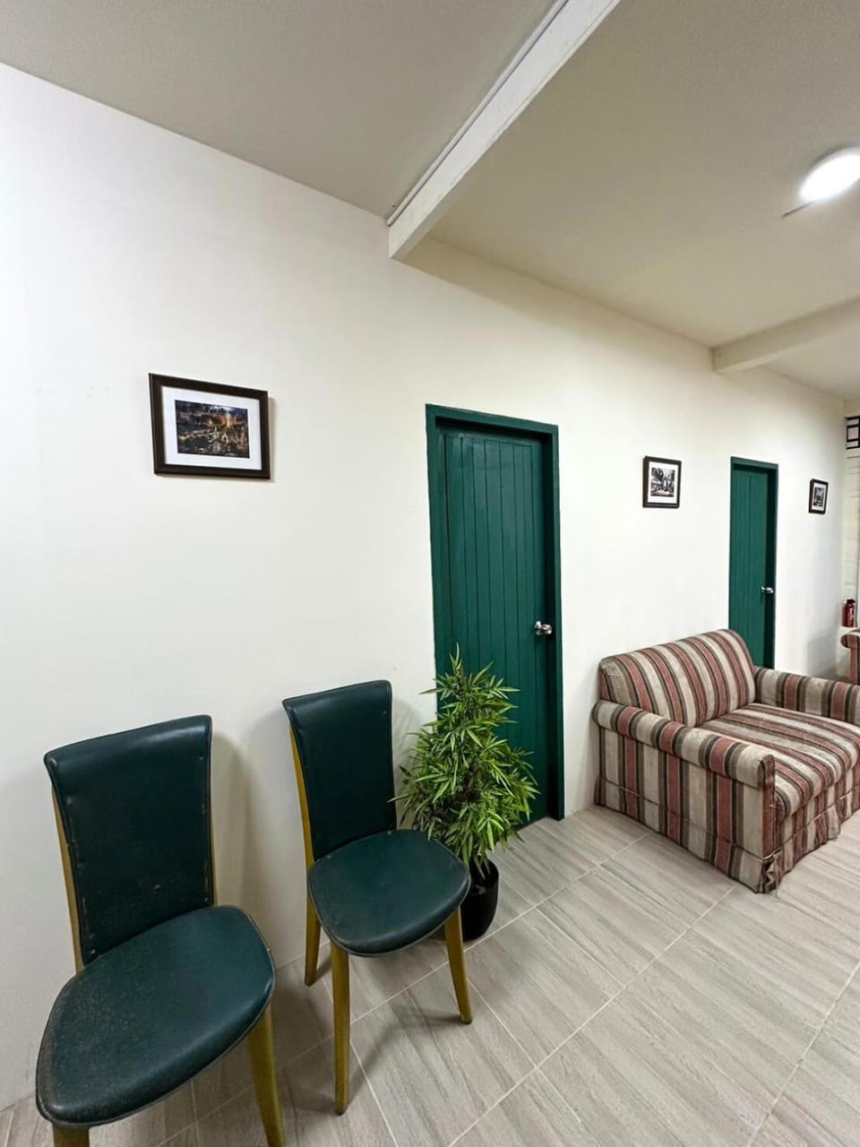 Communal lounge/ TV room