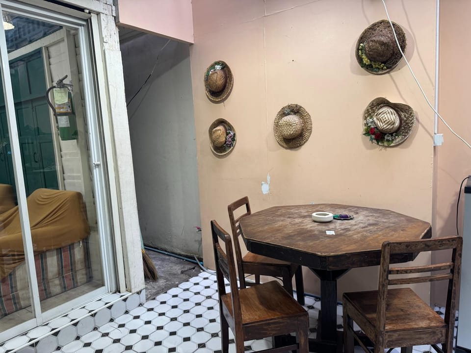 Seating area