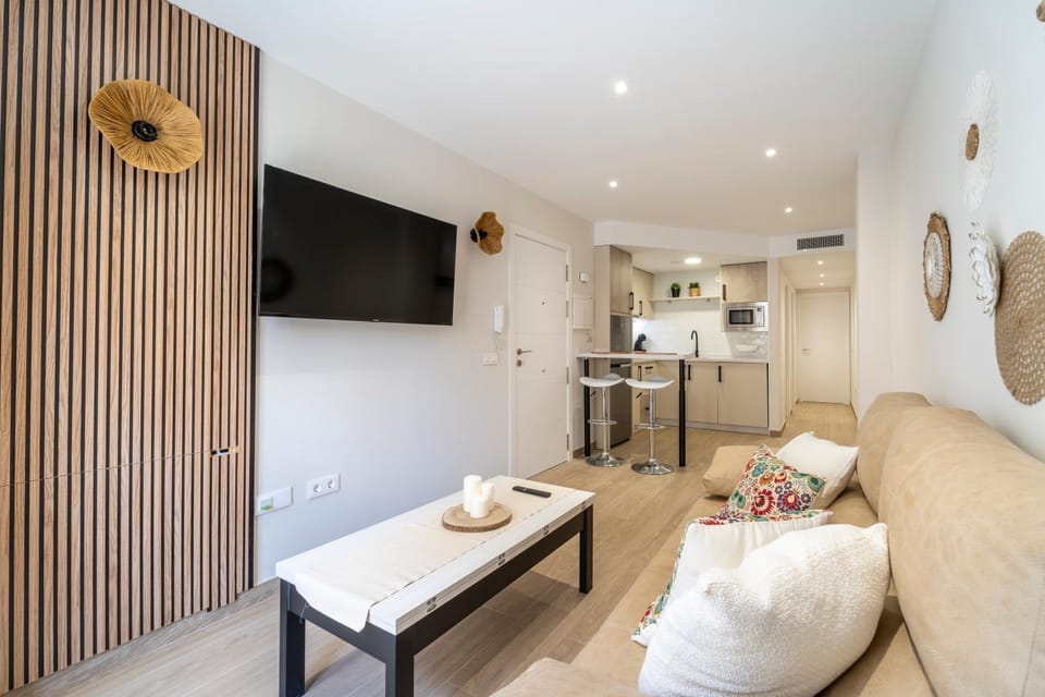 Kitchen or kitchenette, Seating area, Dining area, air conditioner