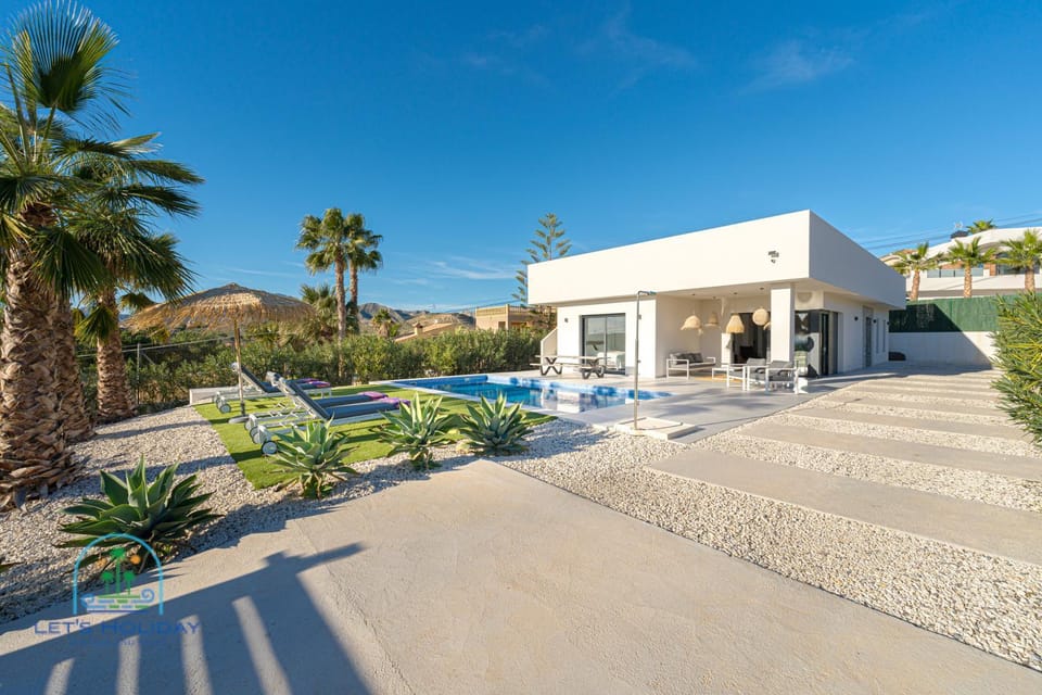 Brand new Luxury Villa with pool Villa in Alacantí