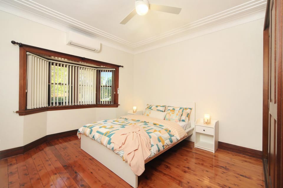 Sydney, Bexley North holiday home 3bedrooms, free parking, close to Train station and CBD House in Sydney