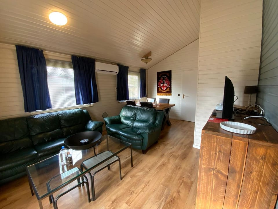 wellness bungalow 115 keybox starlink wifi tv airco heater woods pittoresque town lidl restaurant bioresonance P only private cars House in Overijssel (province)