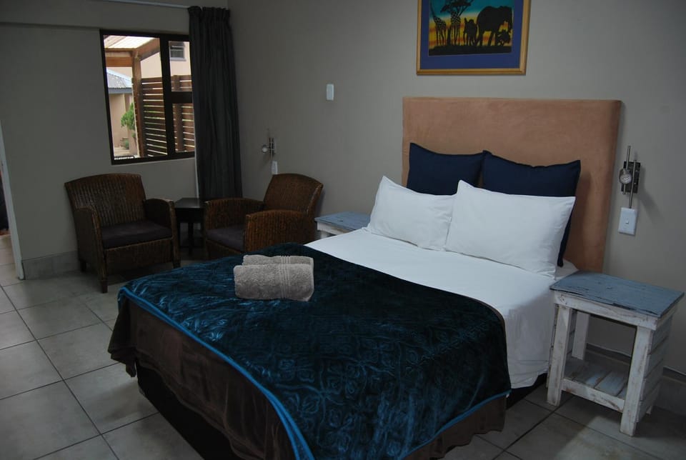 Seating area, Bedroom