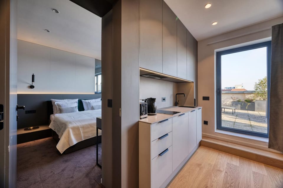 Bed, Kitchen or kitchenette, Photo of the whole room, Bedroom