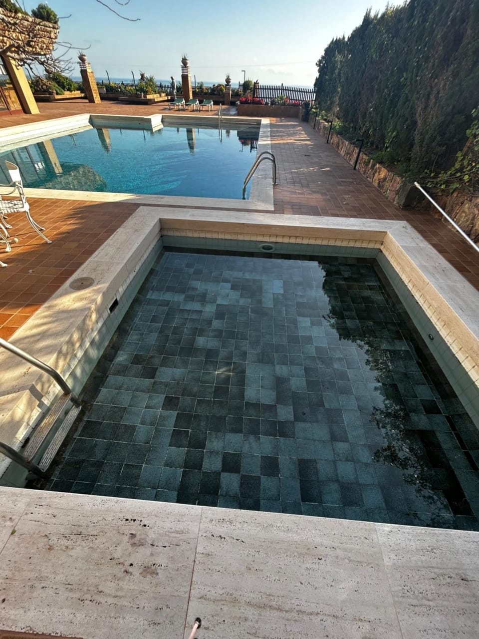 Swimming pool, Swimming pool
