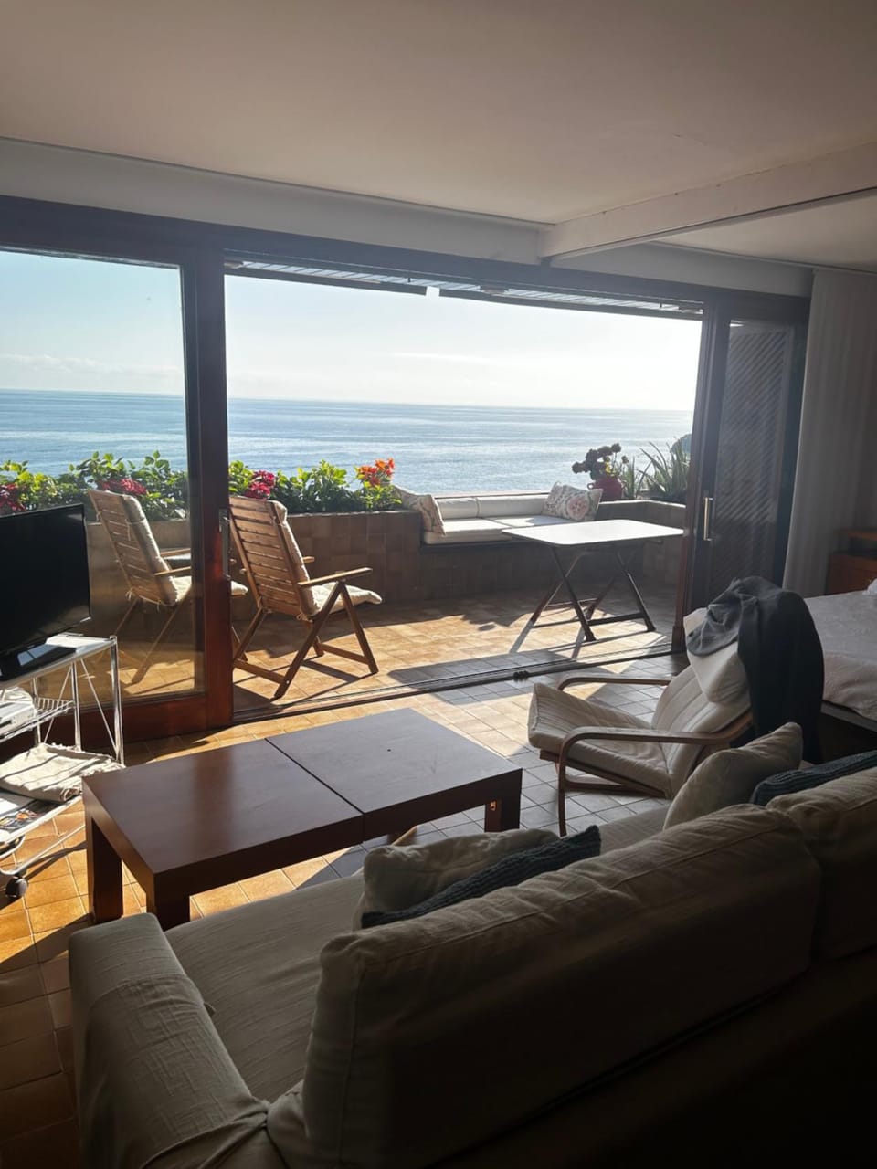 Natural landscape, TV and multimedia, Living room, Sea view