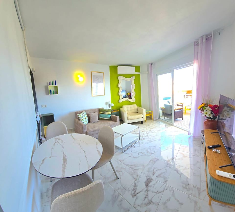 Nogalera Skyline Retreat one bedroom apartment with balcony and amazing sea and city views FREE PARKING BY NAMASTE ELITE Apartment in Torremolinos
