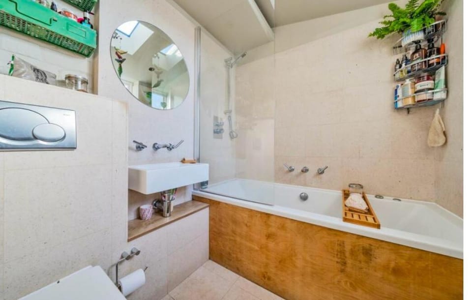 Shower, Toilet, Bathroom, Bath, towels