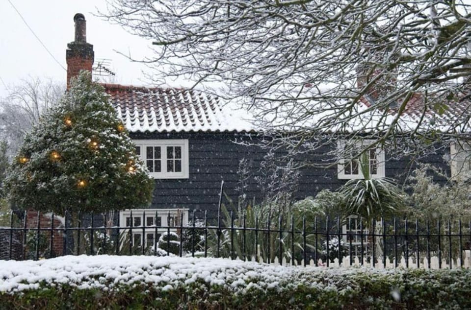 Property building, Day, Winter, Landmark view