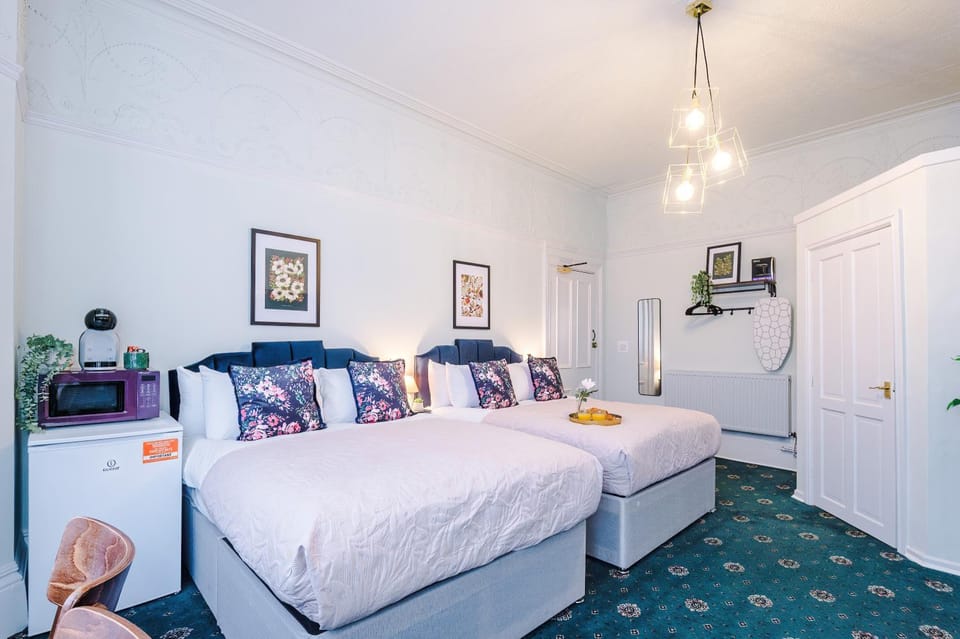 Bed, Coffee/tea facilities, Bedroom, microwave