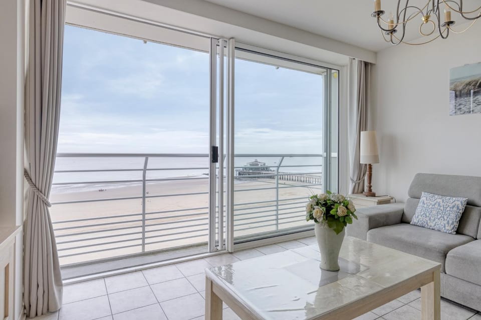 Property building, Balcony/Terrace