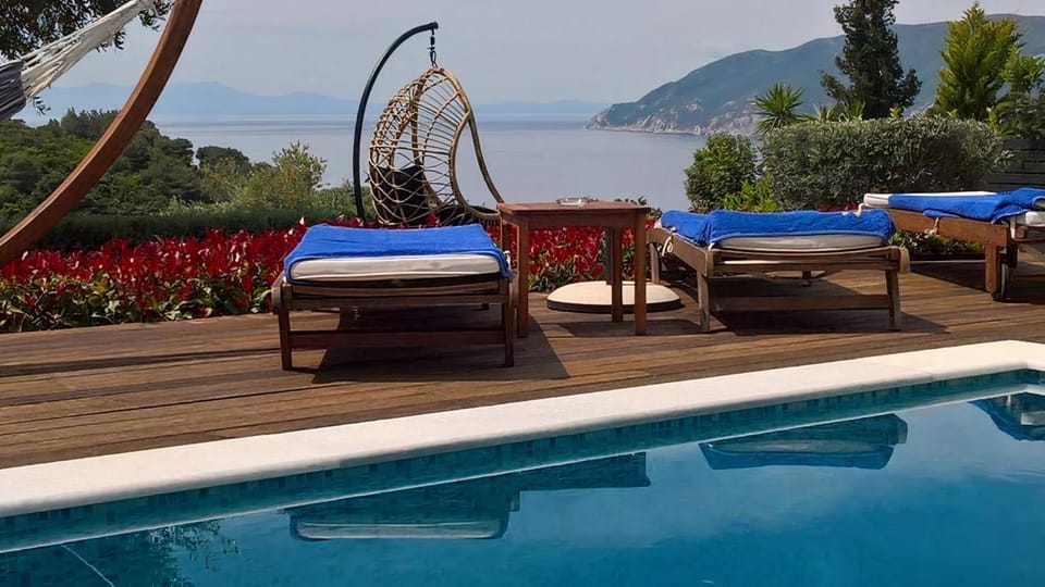 Natural landscape, Garden, Garden view, Pool view, Sea view, Swimming pool, Swimming pool, sunbed