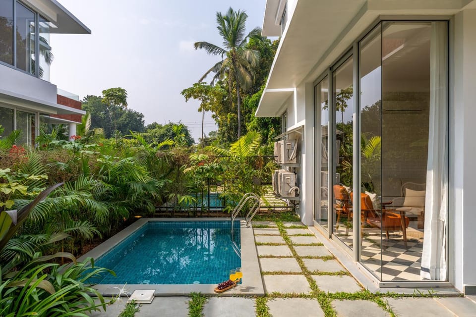 Property building, Pool view, Swimming pool