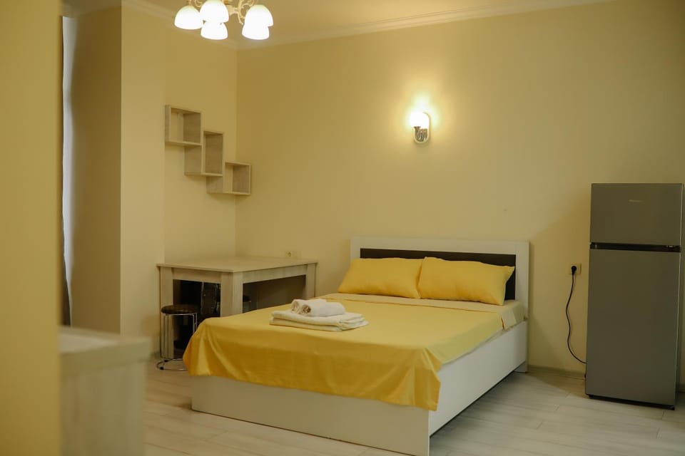 Bed, Kitchen or kitchenette, Photo of the whole room, Bedroom, towels, wardrobe