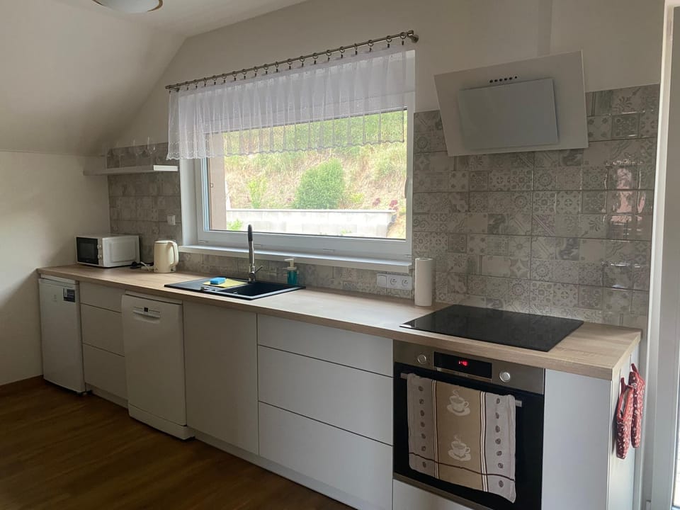 Kitchen or kitchenette, Kitchen or kitchenette