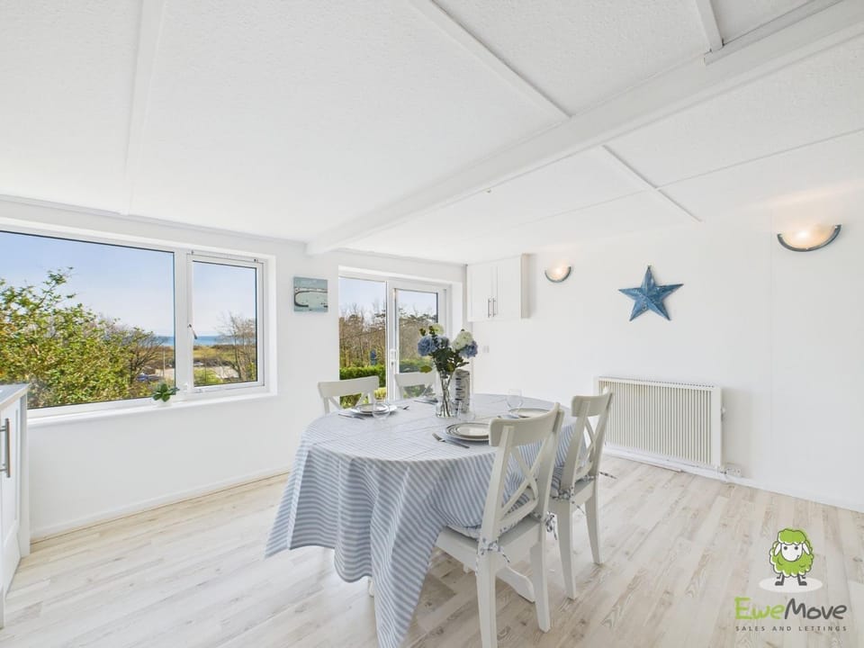 Dining area, Sea view, dishwasher, microwave, toaster, washing machine, kitchen