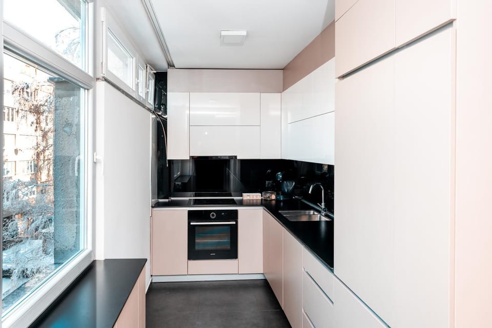 Kitchen or kitchenette, oven, stove