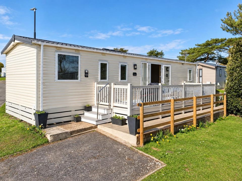 Shorefield 3-Bed Lodge Sleeps 6 w Top Reviews House in New Forest District