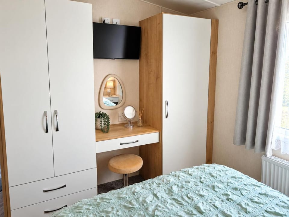 Shorefield 3-Bed Lodge Sleeps 6 w Top Reviews House in New Forest District