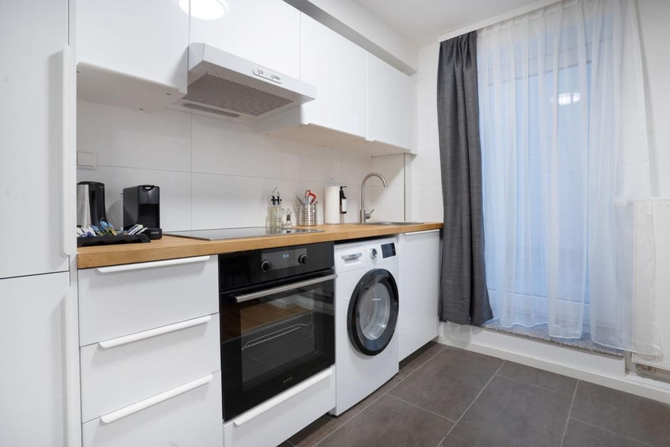Kitchen or kitchenette, oven, stove