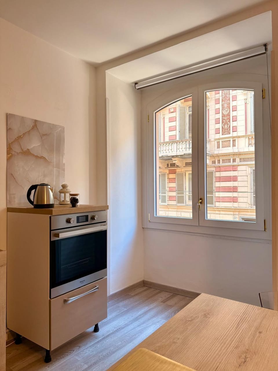 Coffee/tea facilities, Kitchen or kitchenette, oven
