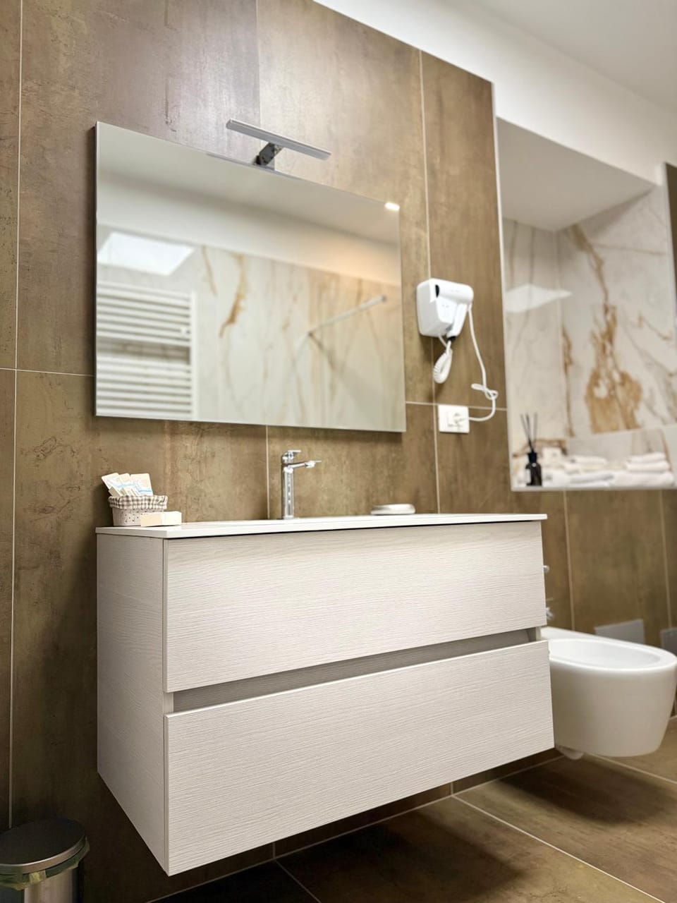 Bathroom, bidet